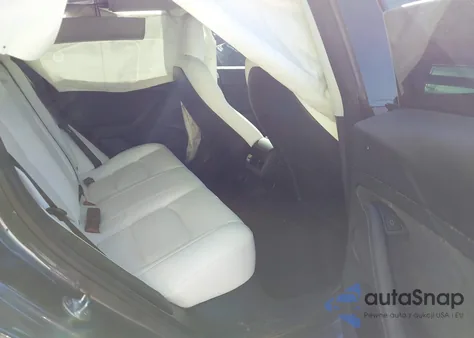 2021 Tesla Model 3 Long Range Dual Motor All-Wheel Drive z USA, uszkodzony, nr VIN 5YJ3E1EB5MF980685